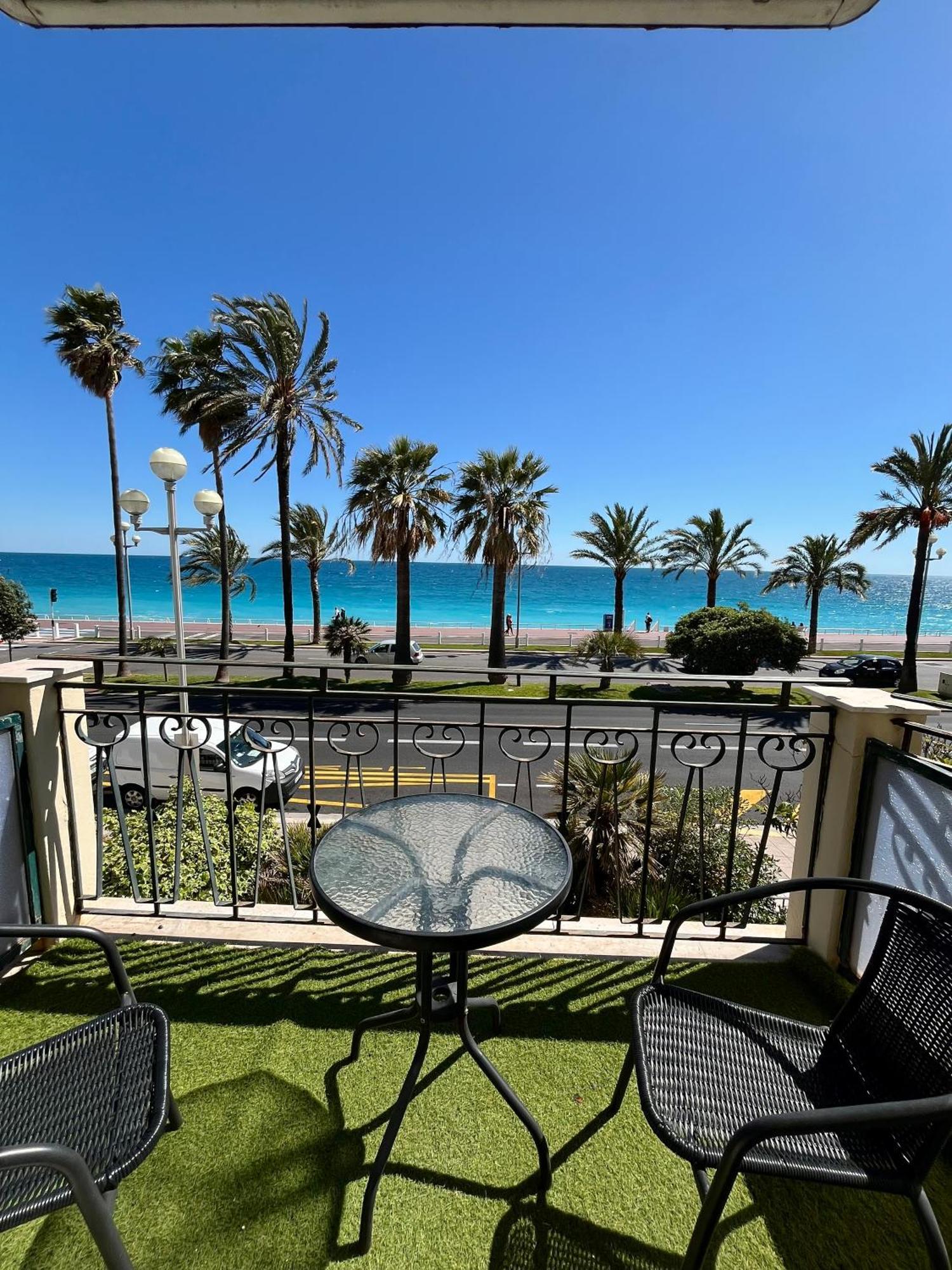 Flots D'azur Hotel 3*
