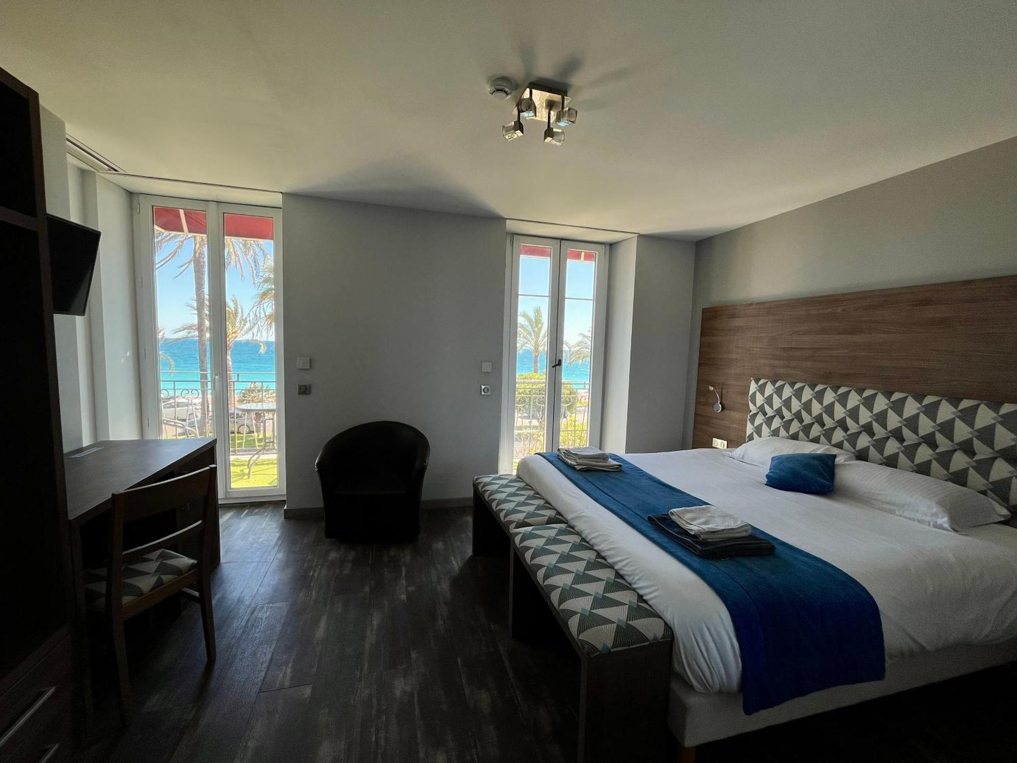 Flots D'azur 3*